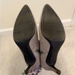 Naturalizer  Nadine Ankle Bootie Gray Suede Size 6.5 Winter Holiday Party Work Photo 8