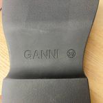 Ganni  WOMEN'S VEGEA  LEATHER PLATFORM
PUFFY SLIDE SANDALS - PALE LILAC size 8.5 Photo 3