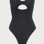 Berlook Black Cutout One Photo 5