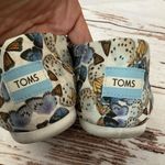 Toms BUTTERFLY COMFORT SLIP ON SHOES Photo 2