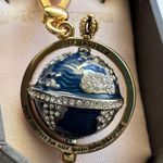Juicy Couture New Globe Pendant with Crystals Photo 2