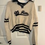 Women's Varsity V Photo 1