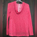 SO  light Weight bright pink long sleeve hooded top Photo 1