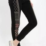 BDG Like new Midrise Twig Ankle jeans with embroidered sides and top. Sz 26x29 Photo 0