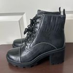 Azalea Wang Surreal Croc Photo 0