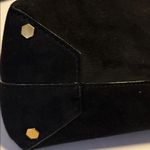 HOUSE OF HARLOW 1960 BLACK SUEDE BAG WITH SHOULDER STRAP AND GOLD TONED HANDLE Photo 9