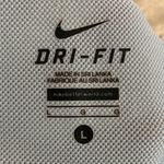 Nike 🎉4 for $20  Dri-FIT Tank Top, Large Photo 3