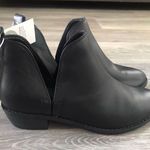 Universal Threads Black Ankle Boots Photo 0