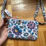 Vera Bradley  Keychain ID Wallet Photo 3