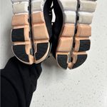 On Running cloud flow size 7 women’s peach grey Gray Photo 2