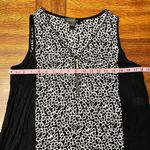 August Silk Zipper Front Geometric Black & White Tank Size Medium Lightweight Photo 5