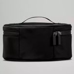 Lululemon Oval Top-Access kit Vol 3.5L in Black Photo 9