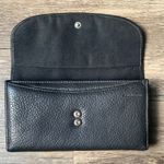 Kenneth Cole  Women’s Black Leather Wallet Photo 1