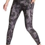Athleta  Lightning Camo 7/8 Tight Legging Size M Photo 0