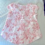 E & M Floral button front top Photo 5