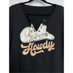 Howdy Black V Photo 2