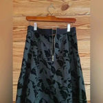 Carmen Marc Valvo Carmen Holiday Green and Black Velvet detail circle sk… Photo 3