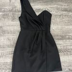 Black Dress Photo 0