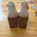 J. McLaughlin Light Tan Heeled Sandals Size 8.5 Photo 2