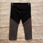 Alo Yoga Alo capri leggings sz S Black grey color block Photo 3