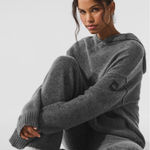 Alo Yoga  NWT New Class Cashmere Hoodie Platinum Grey Size S Kangaroo pocket Photo 0