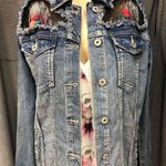 Arizona Jeans Arizona Jean Co Blue Distressed Denim Jacket Embroidered bodice Womens Small Photo 5