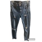 EXPRESS ✨ MID RISE RIPPED RAW HEM CROPPED JEAN LIGHT WASH SZ 8 LEGGINGS✨ Photo 3