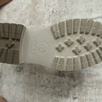 Timberland  Barely worn Beige suede Chelsea boots size 7 Photo 3