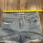 Levi's ' Women's Denim Jean Shorts Size 31 Mid Length Zip Fly Cuffed Light Wash Photo 6