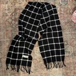 Black and White Windowpane Scarf Photo 0
