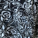 Laura Ashley Woman Black White Floral Embroidered 100% Linen Shirt Swim Coverup Photo 4