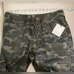 Bella Dahl NWT  Crop Camo Joggers Pants With Pockets Size L Photo 5