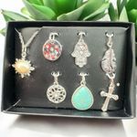 Avon 7 Days Celestial Charm Necklace Silver Tone with 7 Interchangeable Charms Photo 1