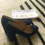 CHLOÉ Lauren scallop-edged high block-heel suede pumps Photo 1