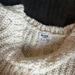 BB Dakota Sweater Photo 2