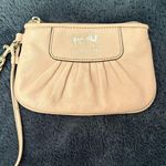 Coach  Wristlet Photo 0