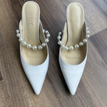 Raye  Heels Revolve white with pearl strap Photo 0
