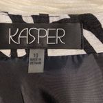 Kasper  women skirt brand new black and white its about 25” long Photo 6