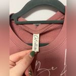 Boutique Womens “Be Kind” Crewneck Size Medium Photo 1