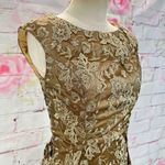 Sue Wong Women's Laced Cap Sleeve Sheath Cocktail Party Dress Gold Size 4 Photo 1