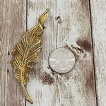 Unsigned Gold Leaf Brooch Photo 1