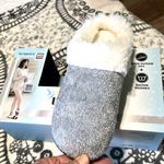 Isotoner Indoor Outdoor Comfy Slippers Memory Foam Gray Womens 8.5-9 Photo 7