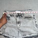 Vervet  By Flying Monkey Light Grey Acid Wash Cut Off Jean Shorts Sz Sm/25 Photo 3