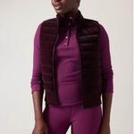 Athleta Small Hanover Hybrid Vest in Spiced Cabernet Size Small Photo 8