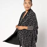 Barefoot Dreams CozyChic Ultra Lite Blanket Wrap carbon black XXS XS Photo 0