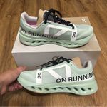 ON CLOUDSURFER mineral almond running athletic training lace up shoes sz 8 new Green Photo 6