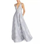 Monique Lhuillier NWT  Madeline Jacquard Gown Ice Gray Silver Size 2 Photo 3