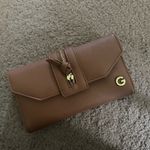 G by Guess brown wallet clutch Photo 2