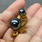 Charming Retro Style Gold Tone Duck Pin with Dark Pearls Accent Costume Jewelry Photo 2