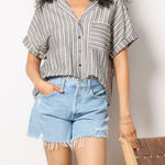 Evereve  Sophia Linen Resort Shirt Size XS Photo 0